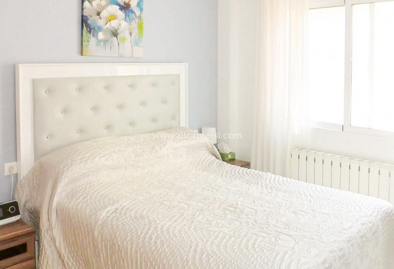 3 slaapkamer Villa te koop in La Romana met zwembad - € 214.950 (Ref: 9256375)