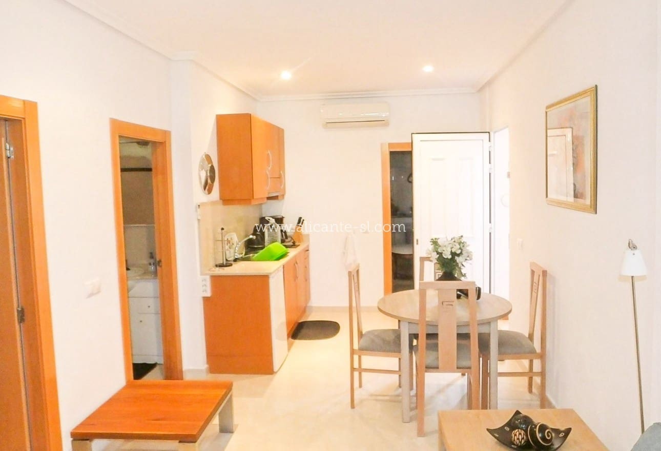 3 slaapkamer Villa te koop in La Romana met zwembad - € 214.950 (Ref: 9256375)