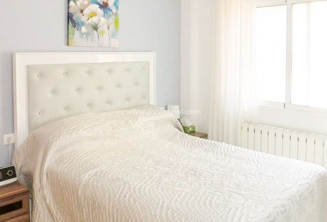 3 slaapkamer Villa te koop in La Romana met zwembad - € 214.950 (Ref: 9256375)