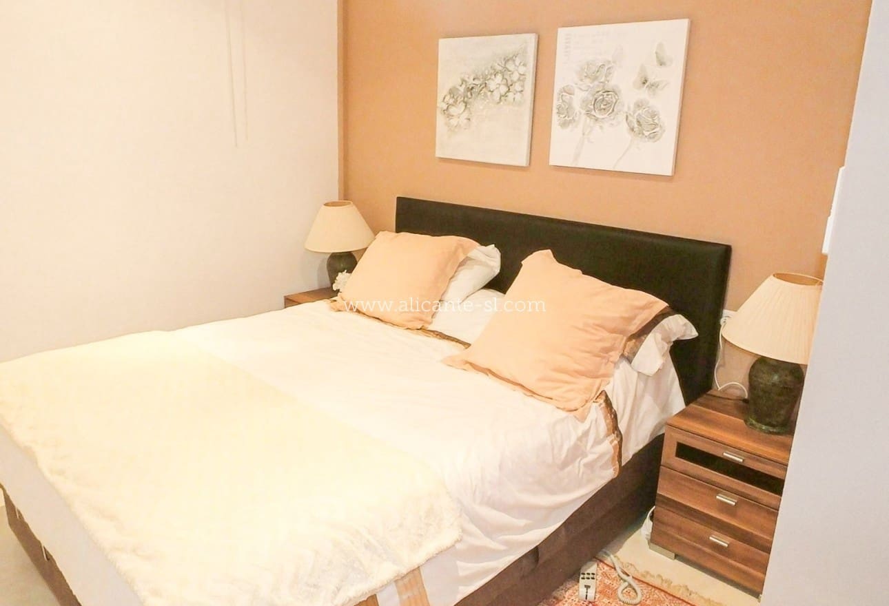 3 slaapkamer Villa te koop in La Romana met zwembad - € 214.950 (Ref: 9256375)