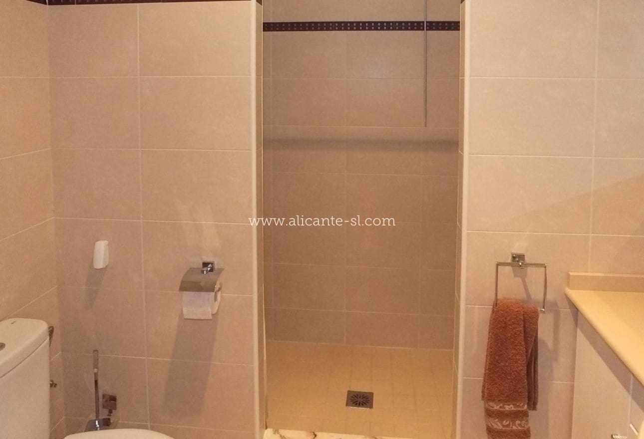 3 slaapkamer Villa te koop in La Romana met zwembad - € 214.950 (Ref: 9256375)