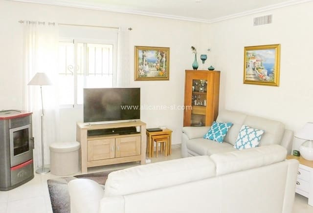 3 slaapkamer Villa te koop in La Romana met zwembad - € 214.950 (Ref: 9256375)