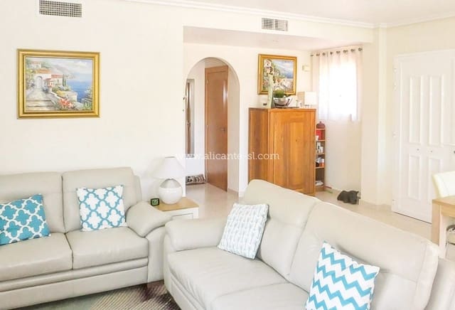 3 slaapkamer Villa te koop in La Romana met zwembad - € 214.950 (Ref: 9256375)