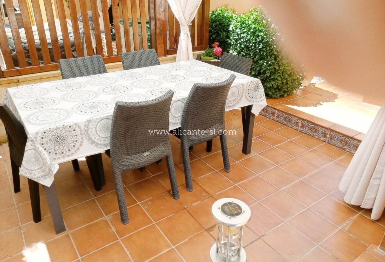 3 slaapkamer Villa te koop in La Romana met zwembad - € 214.950 (Ref: 9256375)