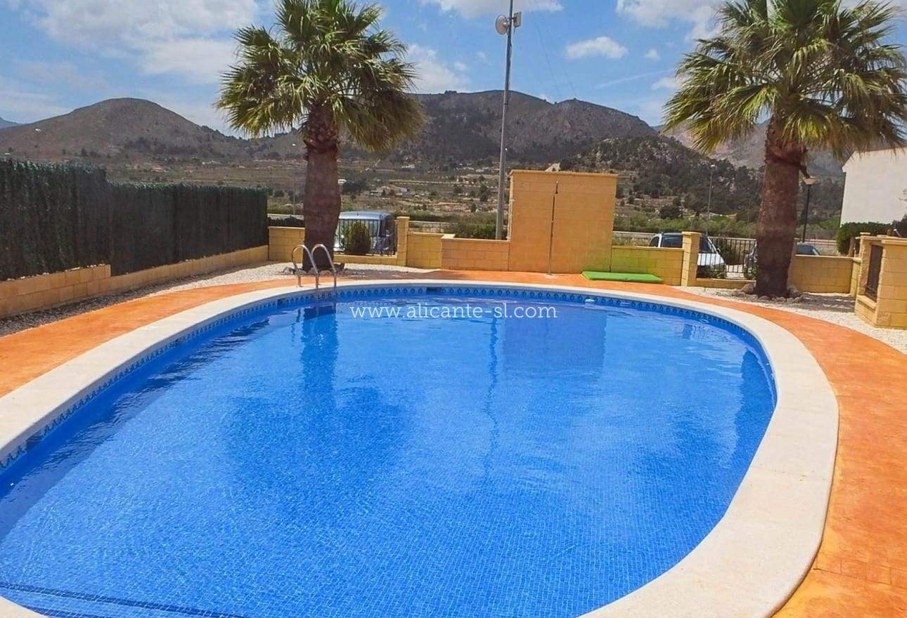 3 slaapkamer Villa te koop in La Romana met zwembad - € 214.950 (Ref: 9256375)