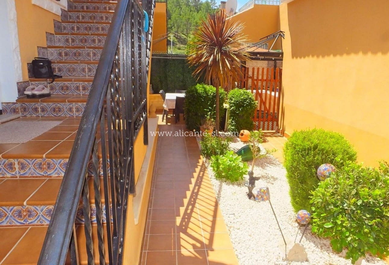 3 slaapkamer Villa te koop in La Romana met zwembad - € 214.950 (Ref: 9256375)