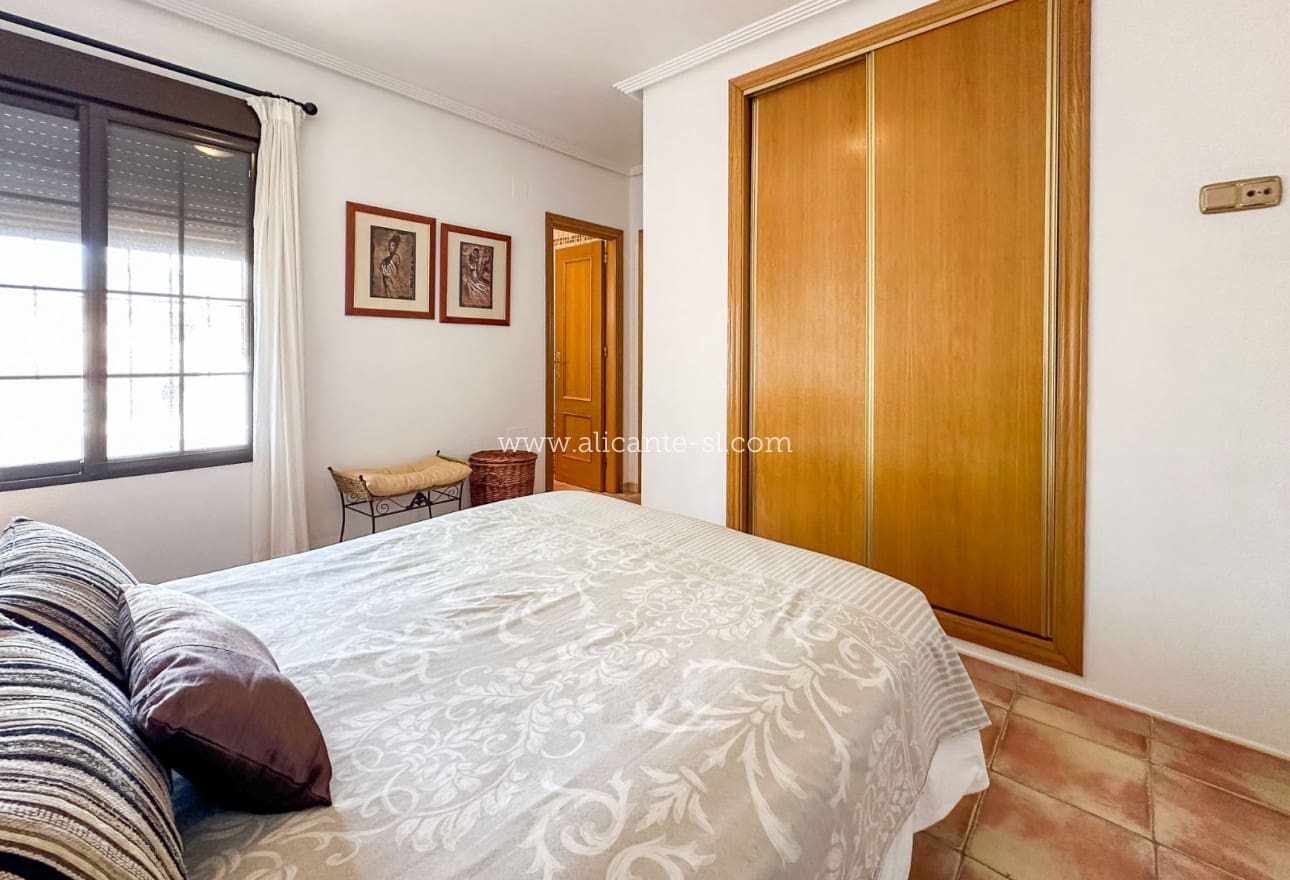 3 Zimmer Villa zu verkaufen in Hondon de las Nieves mit Pool - 239.950 € (Ref: 9263941)