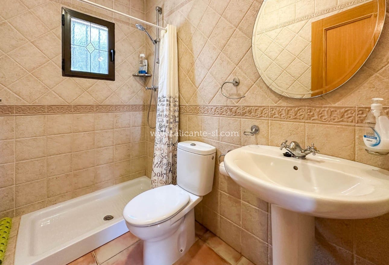 3 Zimmer Villa zu verkaufen in Hondon de las Nieves mit Pool - 239.950 € (Ref: 9263941)