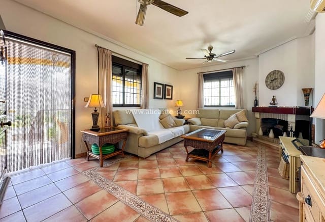 3 Zimmer Villa zu verkaufen in Hondón de las Nieves mit Pool - 239.950 € (Ref: 9263941)