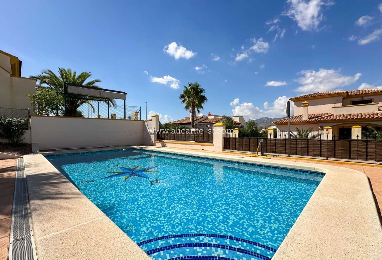 3 Zimmer Villa zu verkaufen in Hondon de las Nieves mit Pool - 239.950 € (Ref: 9263941)