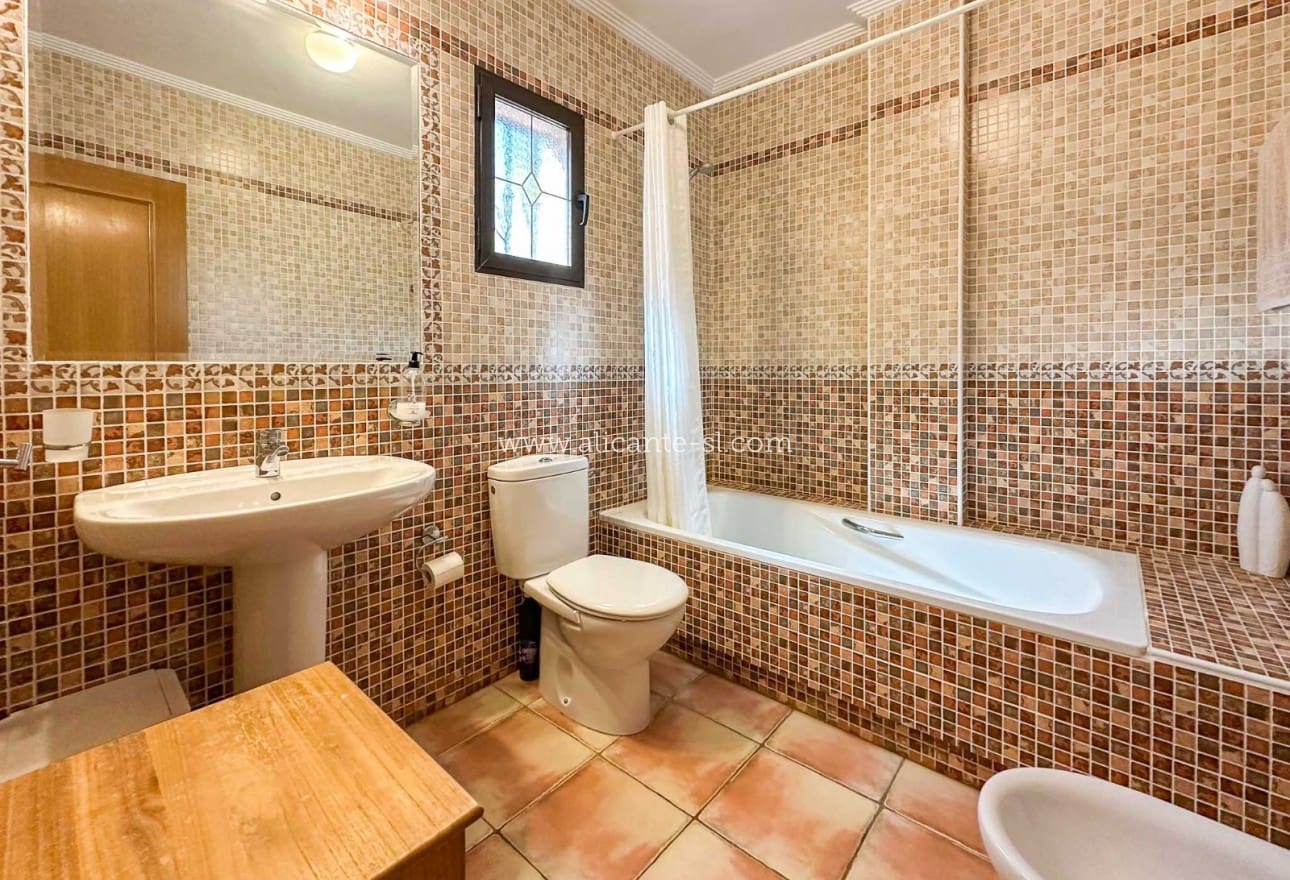 3 Zimmer Villa zu verkaufen in Hondon de las Nieves mit Pool - 239.950 € (Ref: 9263941)