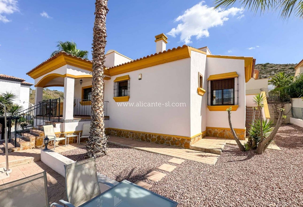 3 Zimmer Villa zu verkaufen in Hondon de las Nieves mit Pool - 239.950 € (Ref: 9263941)