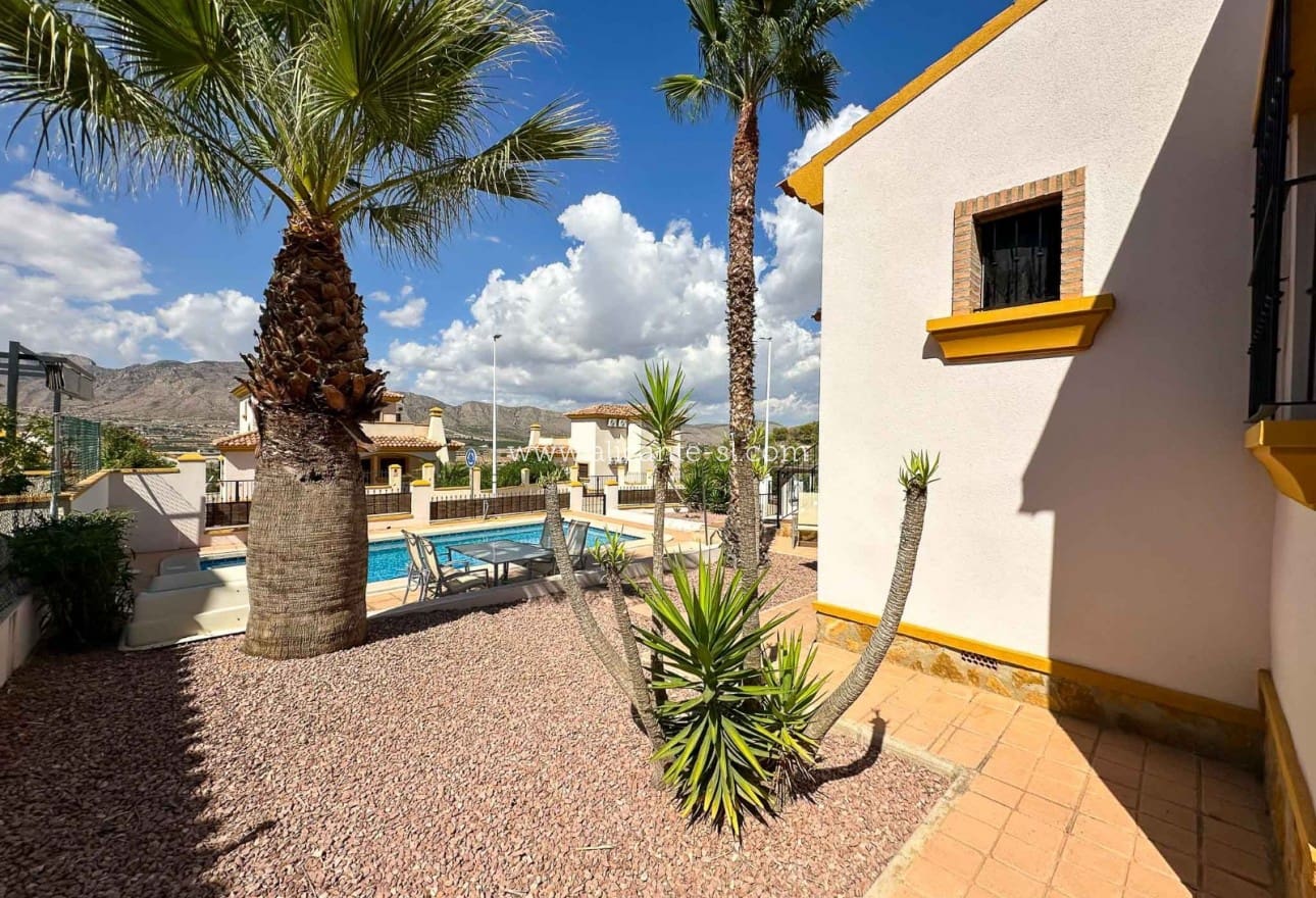 3 Zimmer Villa zu verkaufen in Hondon de las Nieves mit Pool - 239.950 € (Ref: 9263941)