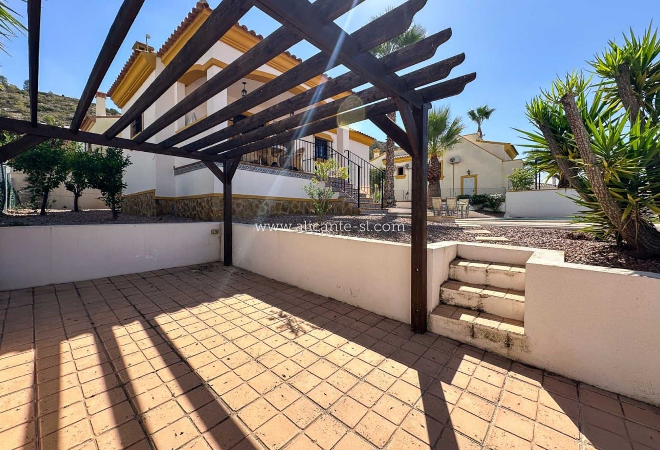 3 Zimmer Villa zu verkaufen in Hondon de las Nieves mit Pool - 239.950 € (Ref: 9263941)