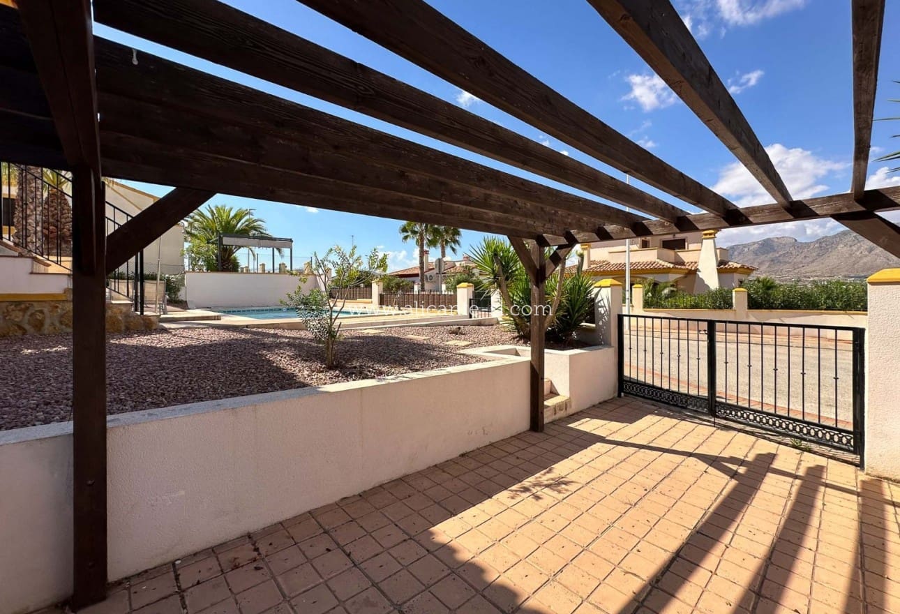 3 Zimmer Villa zu verkaufen in Hondon de las Nieves mit Pool - 239.950 € (Ref: 9263941)