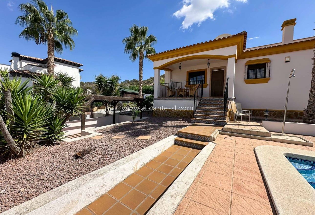 3 Zimmer Villa zu verkaufen in Hondon de las Nieves mit Pool - 239.950 € (Ref: 9263941)