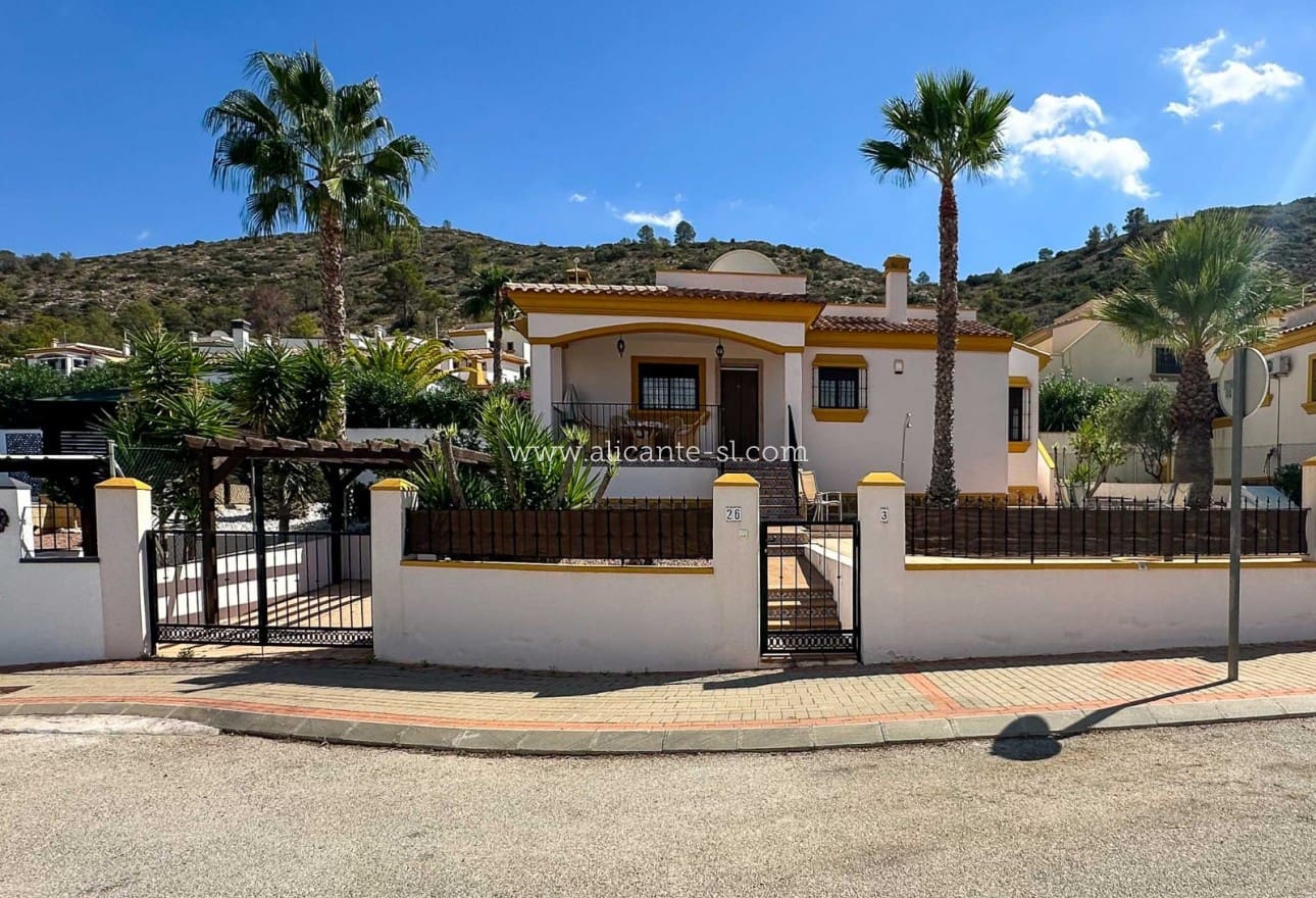 3 Zimmer Villa zu verkaufen in Hondon de las Nieves mit Pool - 239.950 € (Ref: 9263941)