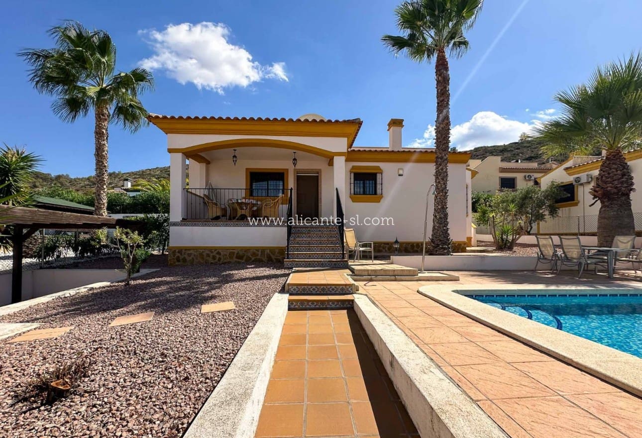 3 Zimmer Villa zu verkaufen in Hondon de las Nieves mit Pool - 239.950 € (Ref: 9263941)