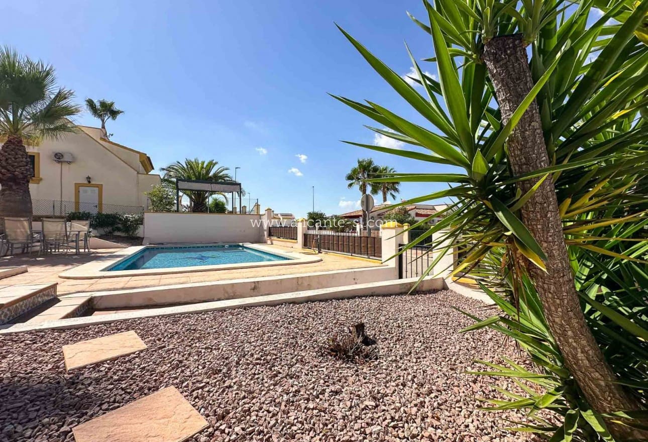 3 Zimmer Villa zu verkaufen in Hondon de las Nieves mit Pool - 239.950 € (Ref: 9263941)