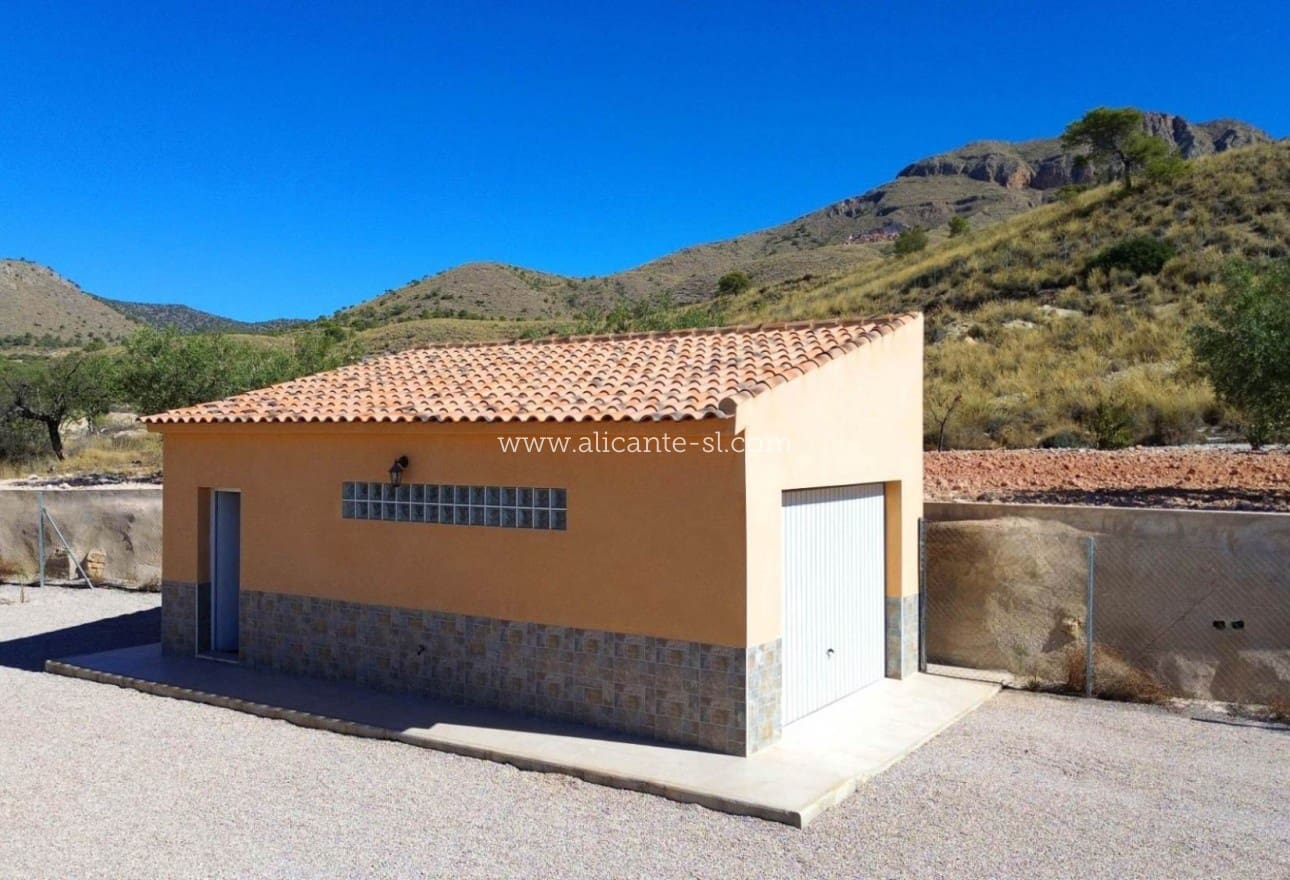 3 soverom Villa til salgs i Macisvenda med svømmebasseng garasje - € 295 000 (Ref: 9268998)