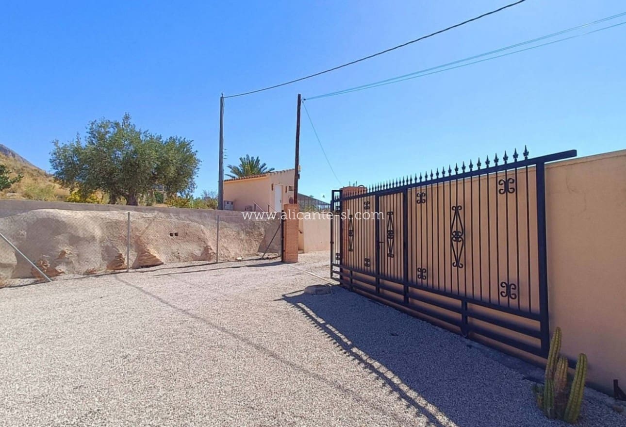 3 soverom Villa til salgs i Macisvenda med svømmebasseng garasje - € 295 000 (Ref: 9268998)