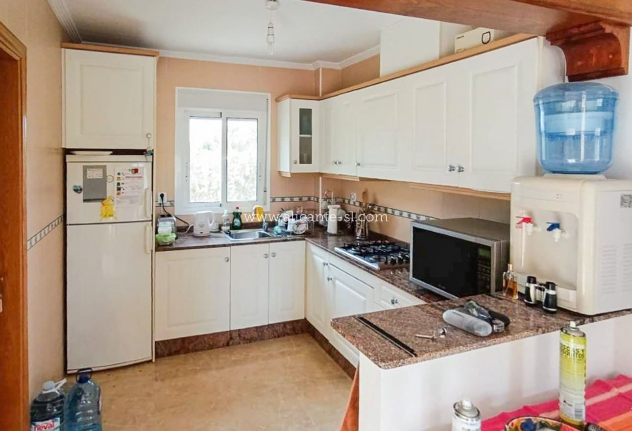 3 bedroom Villa for sale in Hondon de las Nieves with pool - € 260,000 (Ref: 9287902)