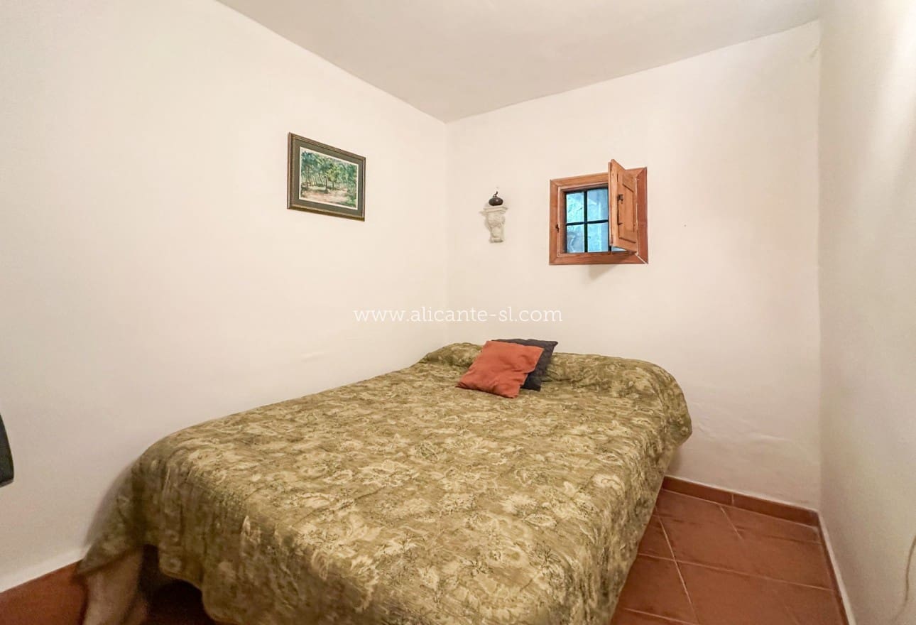 5 soveværelse Finca/Landehus til salg i La Romana med garage - € 269.950 (Ref: 9311381)