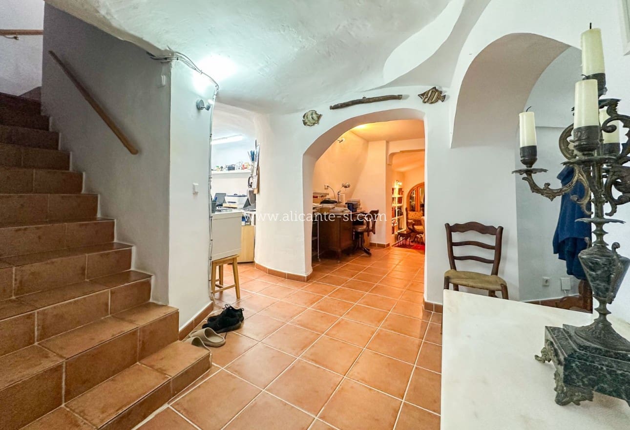 5 soveværelse Finca/Landehus til salg i La Romana med garage - € 269.950 (Ref: 9311381)