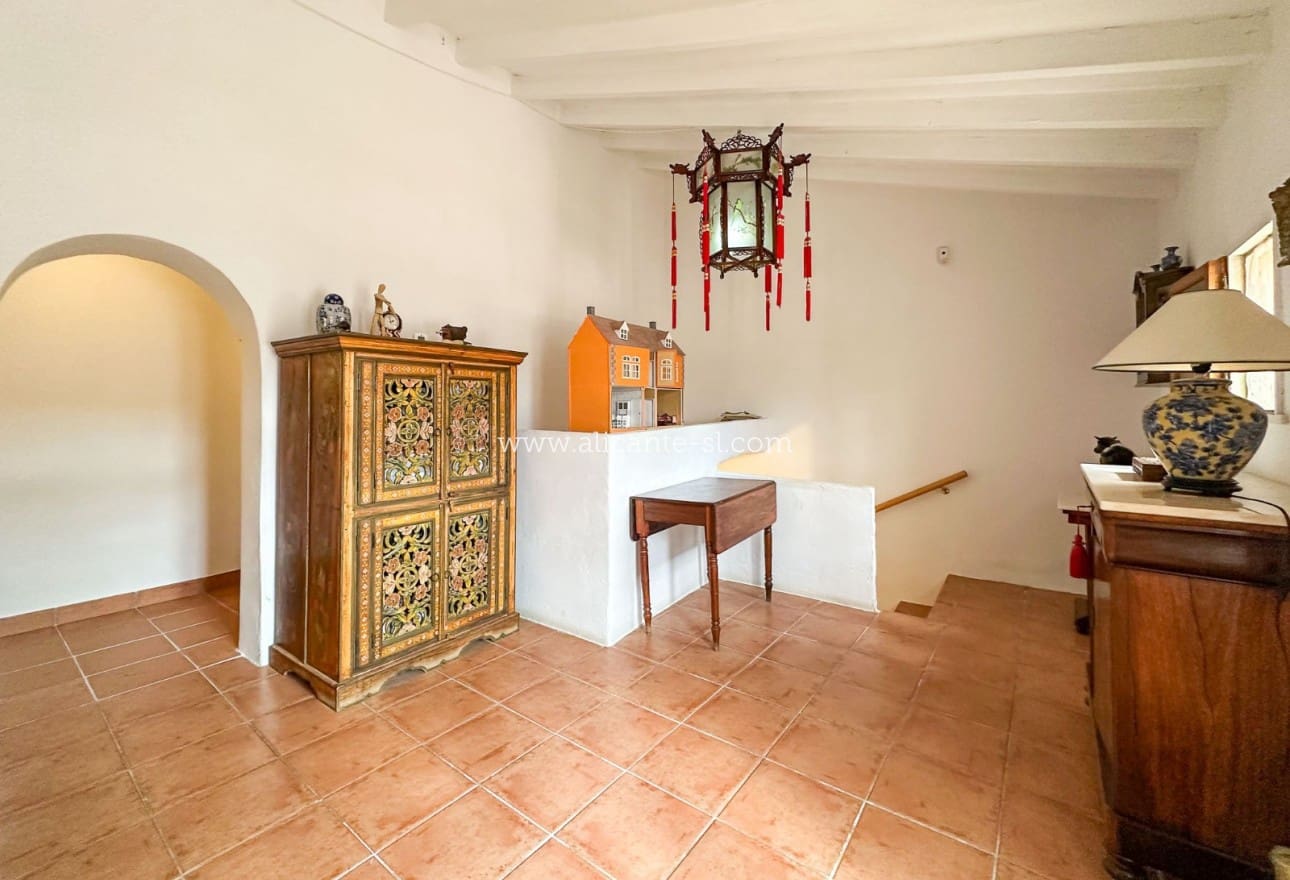 5 soveværelse Finca/Landehus til salg i La Romana med garage - € 269.950 (Ref: 9311381)