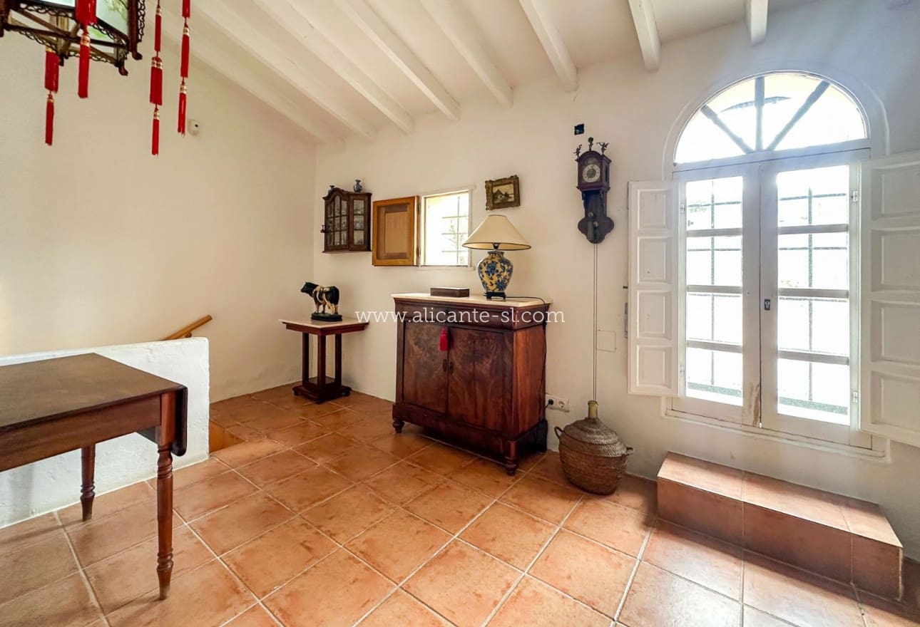 5 soveværelse Finca/Landehus til salg i La Romana med garage - € 269.950 (Ref: 9311381)