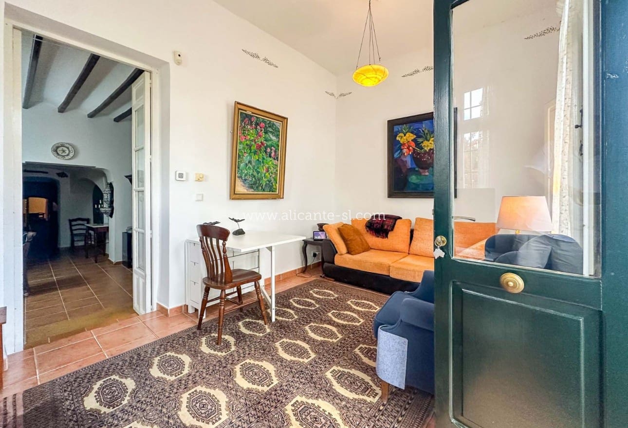 5 soveværelse Finca/Landehus til salg i La Romana med garage - € 269.950 (Ref: 9311381)