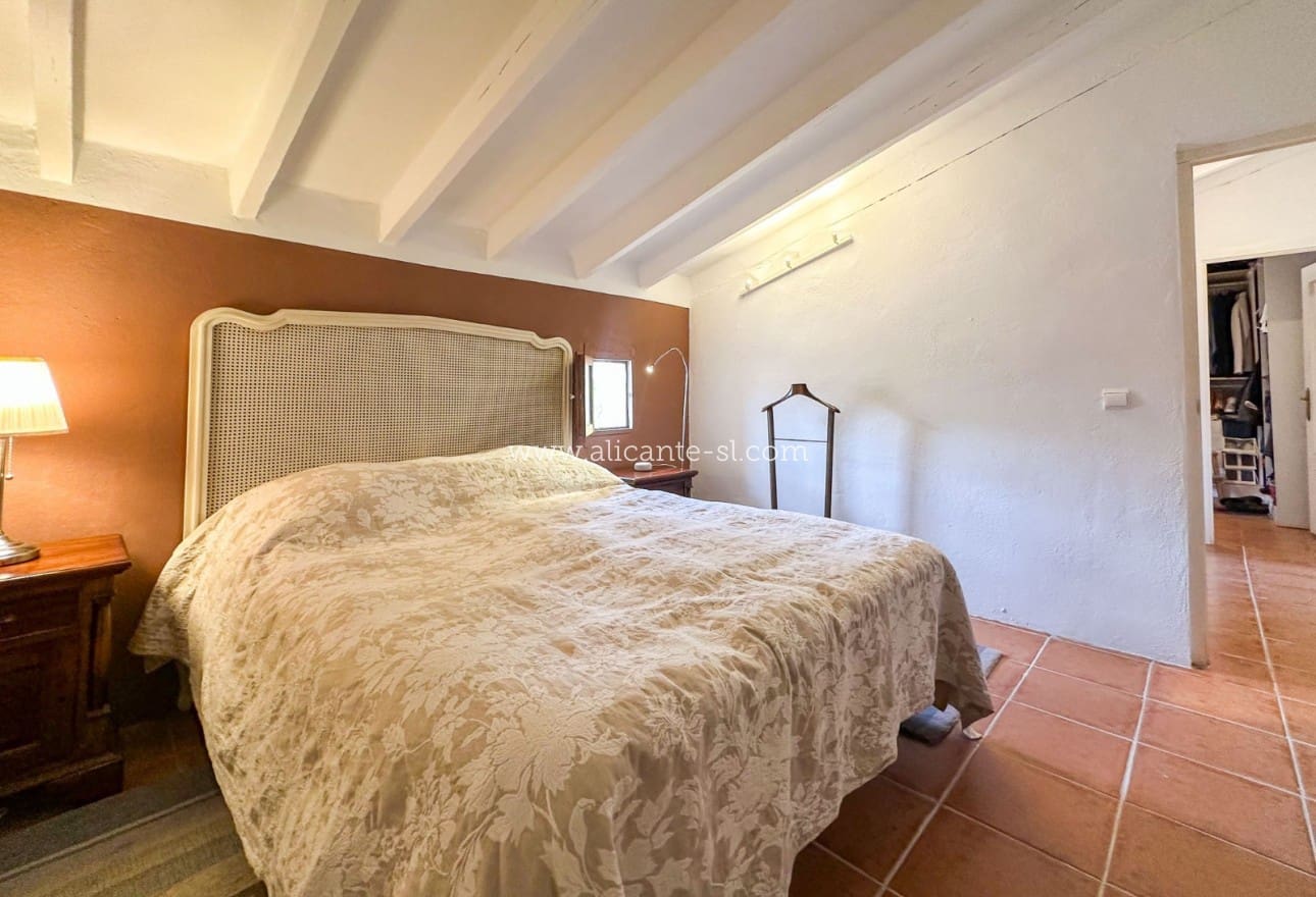 5 soveværelse Finca/Landehus til salg i La Romana med garage - € 269.950 (Ref: 9311381)