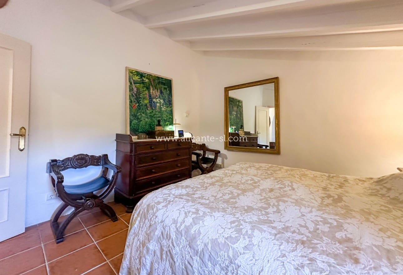 5 soveværelse Finca/Landehus til salg i La Romana med garage - € 269.950 (Ref: 9311381)