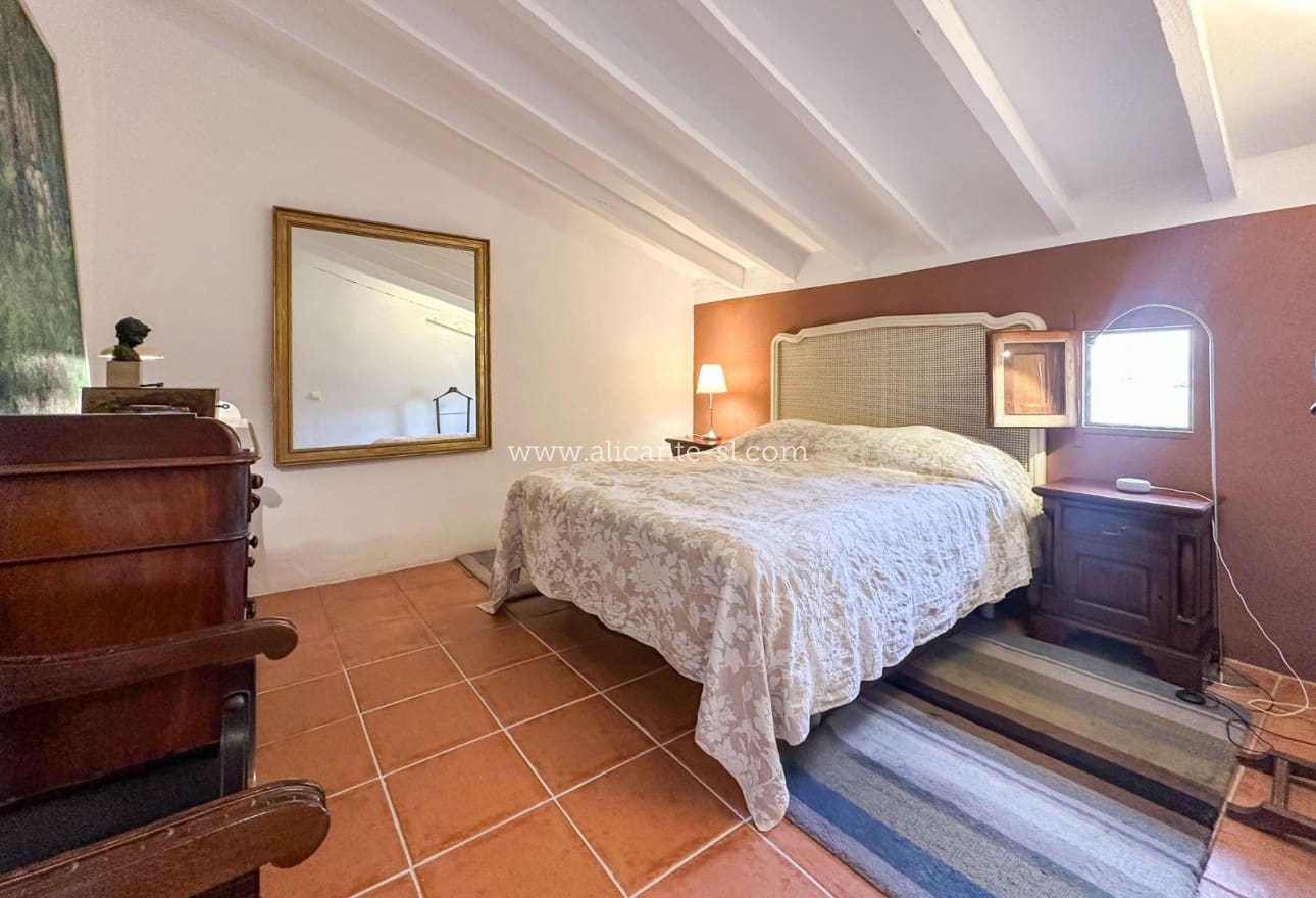 5 soveværelse Finca/Landehus til salg i La Romana med garage - € 269.950 (Ref: 9311381)