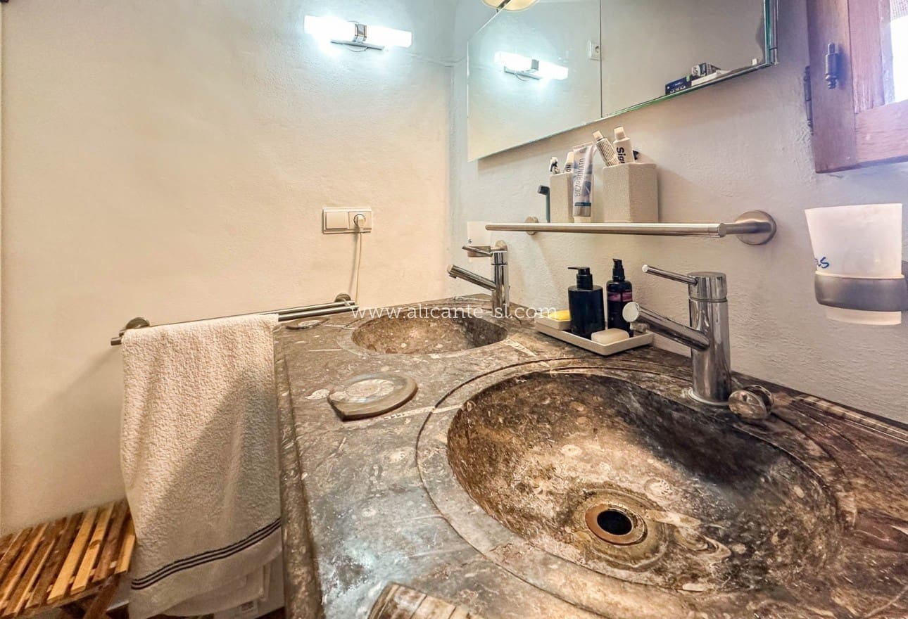 5 soveværelse Finca/Landehus til salg i La Romana med garage - € 269.950 (Ref: 9311381)