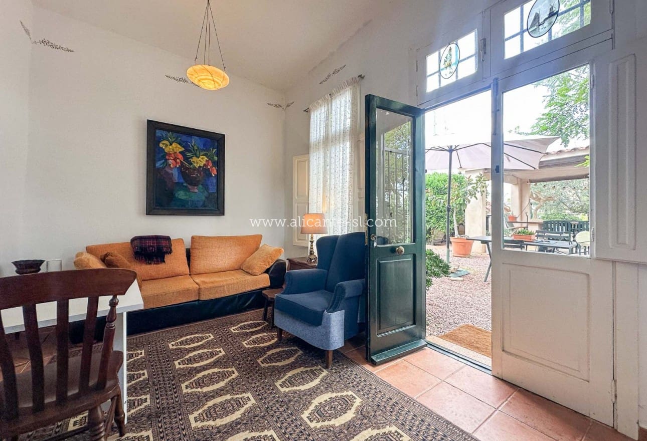 5 soveværelse Finca/Landehus til salg i La Romana med garage - € 269.950 (Ref: 9311381)