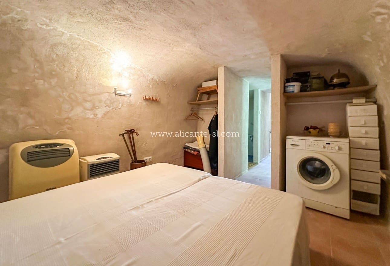 4 quarto Casa de Caverna para venda em La Romana - 149 950 € (Ref: 9311585)