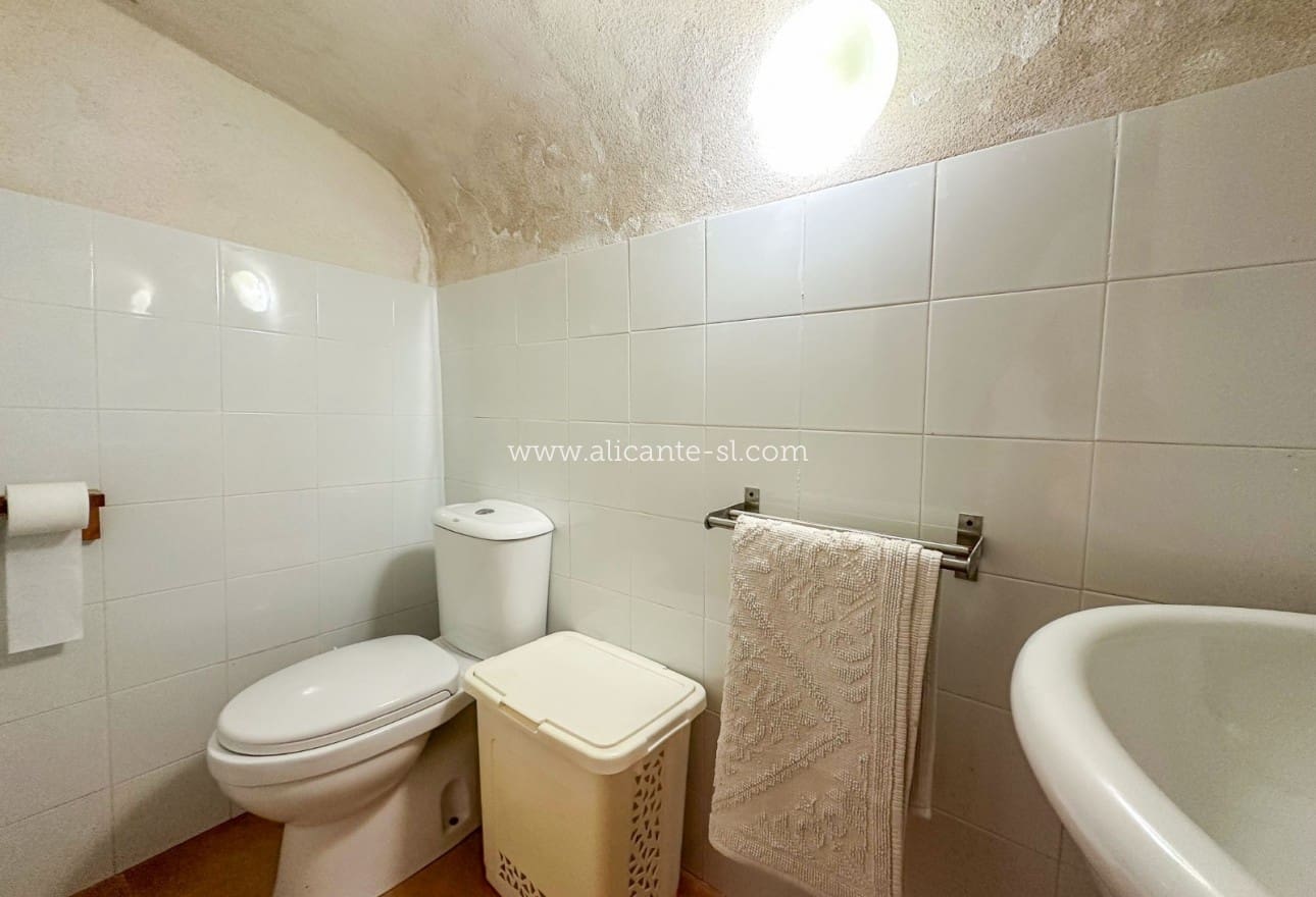 4 quarto Casa de Caverna para venda em La Romana - 149 950 € (Ref: 9311585)