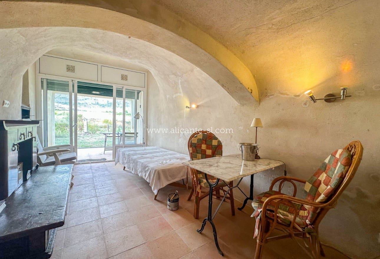 4 quarto Casa de Caverna para venda em La Romana - 149 950 € (Ref: 9311585)