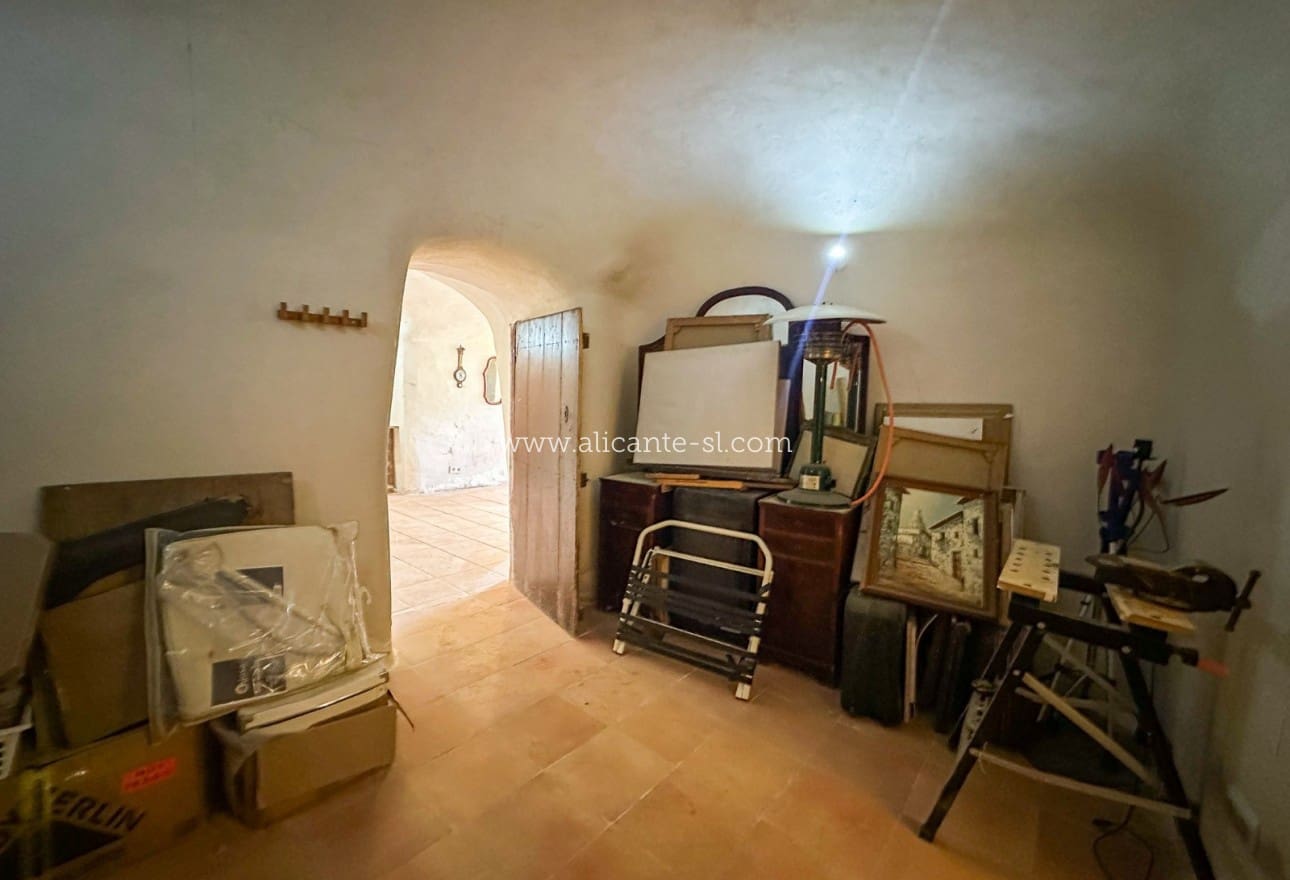 4 quarto Casa de Caverna para venda em La Romana - 149 950 € (Ref: 9311585)