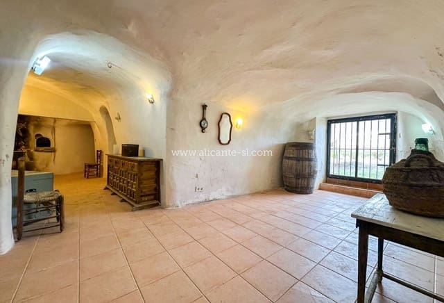 4 bedroom Cave House for sale in La Romana - € 149,950 (Ref: 9311585)