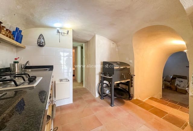 4 bedroom Cave House for sale in La Romana - € 149,950 (Ref: 9311585)