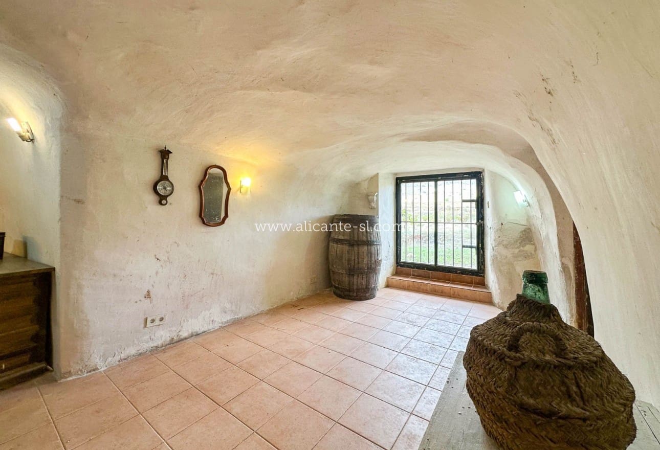 4 quarto Casa de Caverna para venda em La Romana - 149 950 € (Ref: 9311585)