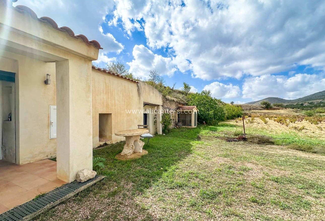 4 quarto Casa de Caverna para venda em La Romana - 149 950 € (Ref: 9311585)