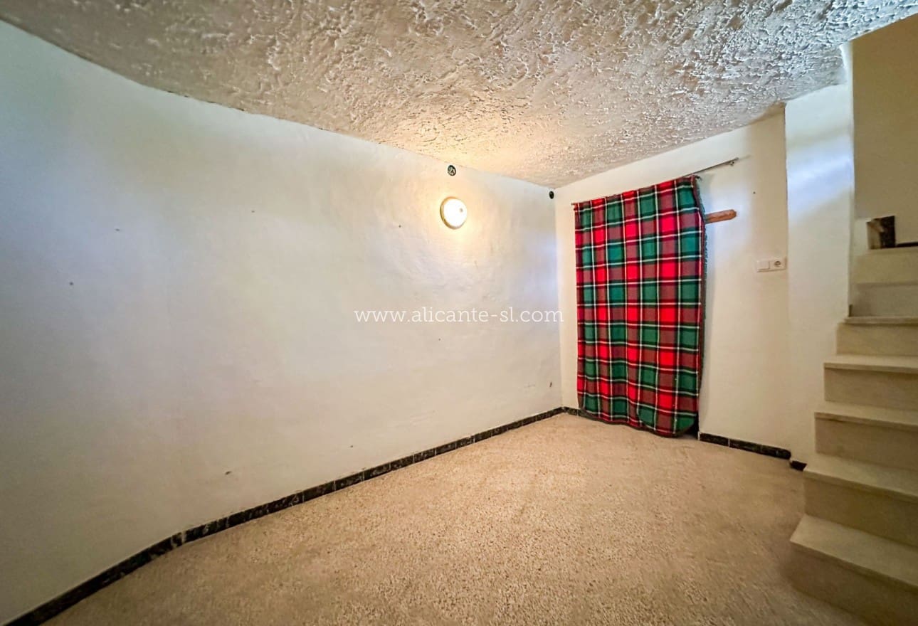 3 slaapkamer Finca/Landhuis te koop in Monforte del Cid met zwembad garage - € 199.950 (Ref: 9354530)