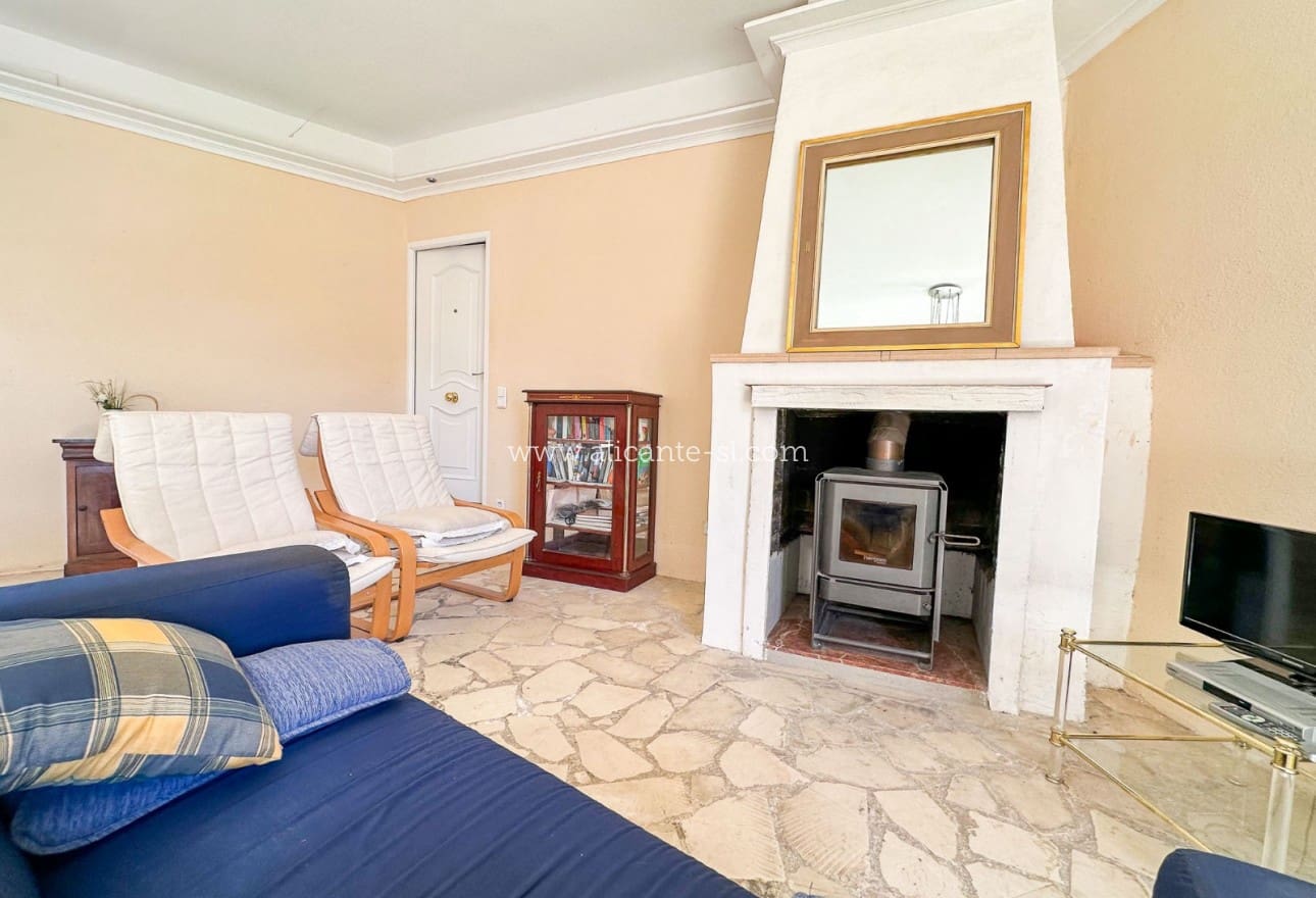 3 slaapkamer Finca/Landhuis te koop in Monforte del Cid met zwembad garage - € 199.950 (Ref: 9354530)