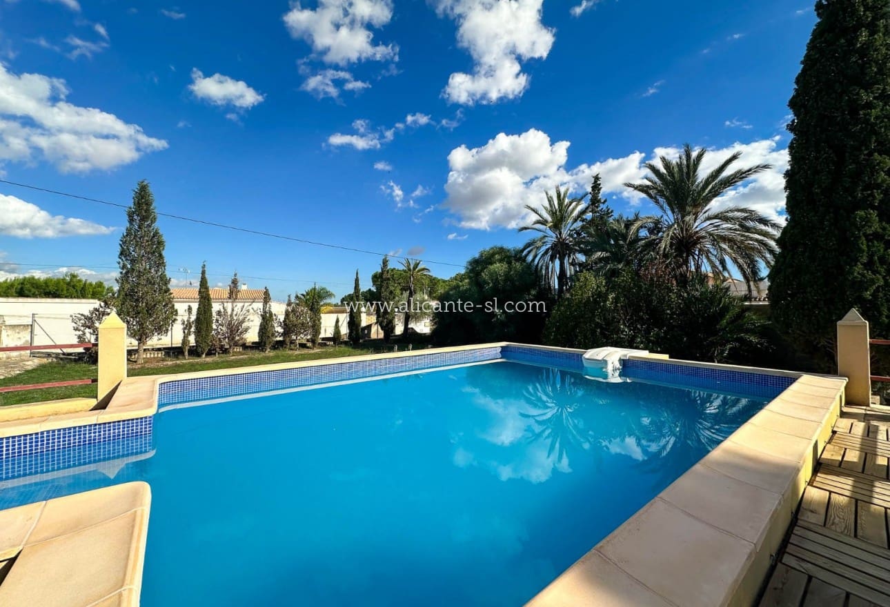 3 slaapkamer Finca/Landhuis te koop in Monforte del Cid met zwembad garage - € 199.950 (Ref: 9354530)