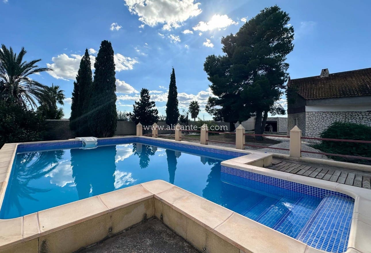 3 slaapkamer Finca/Landhuis te koop in Monforte del Cid met zwembad garage - € 199.950 (Ref: 9354530)