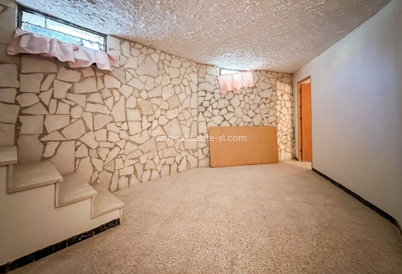 3 slaapkamer Finca/Landhuis te koop in Monforte del Cid met zwembad garage - € 199.950 (Ref: 9354530)