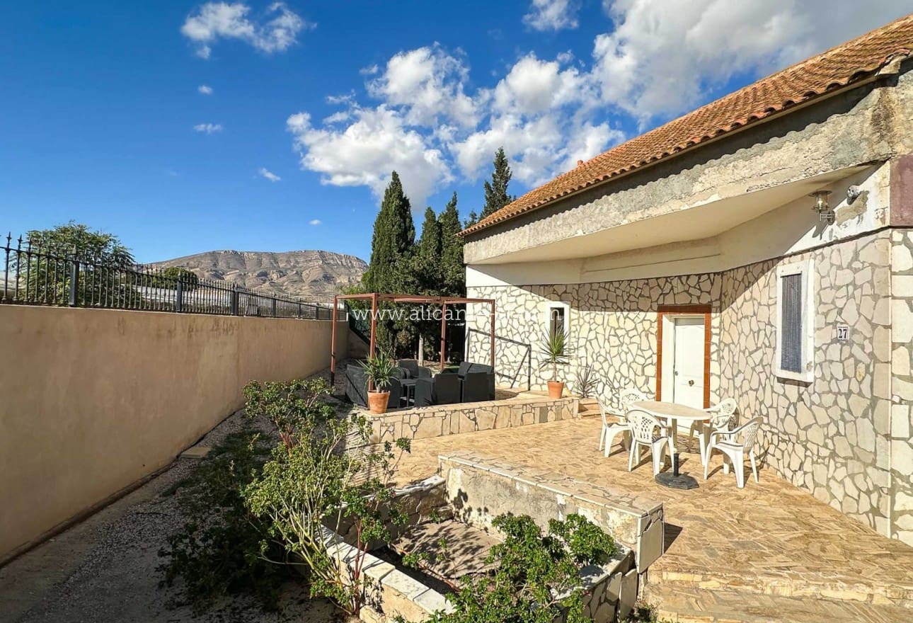 3 slaapkamer Finca/Landhuis te koop in Monforte del Cid met zwembad garage - € 199.950 (Ref: 9354530)